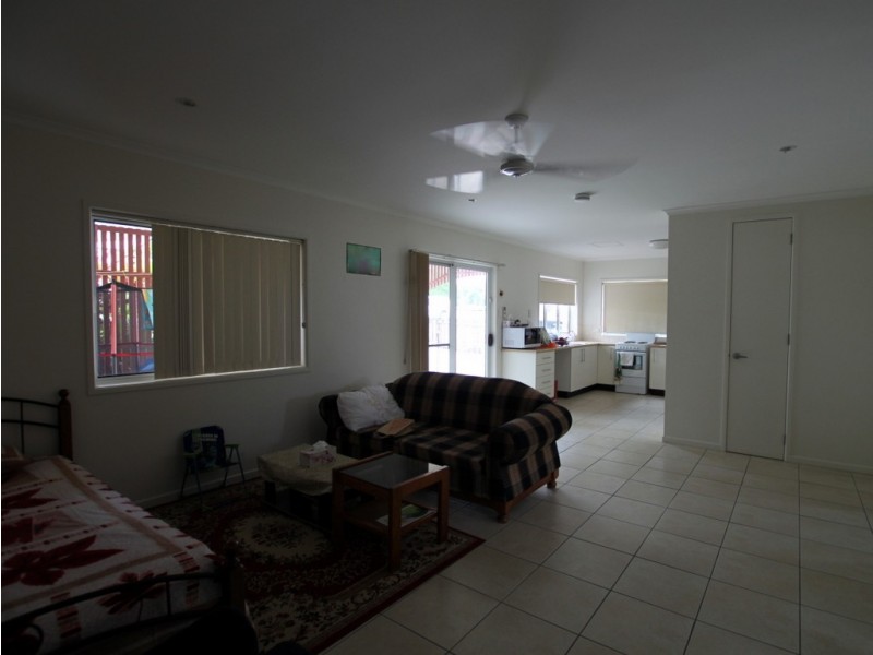 18 BRYANT STREET, Tully QLD 4854