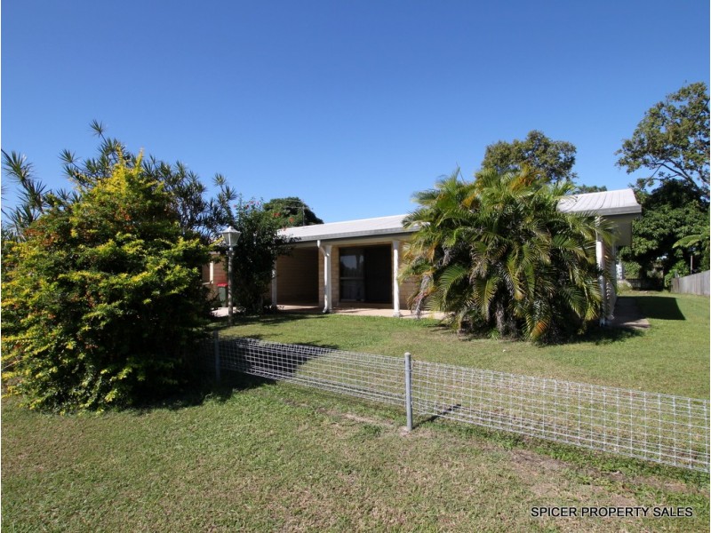 8 Melaleuca Drive, Tully Heads QLD 4854