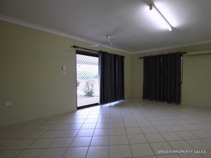 8 Melaleuca Drive, Tully Heads QLD 4854