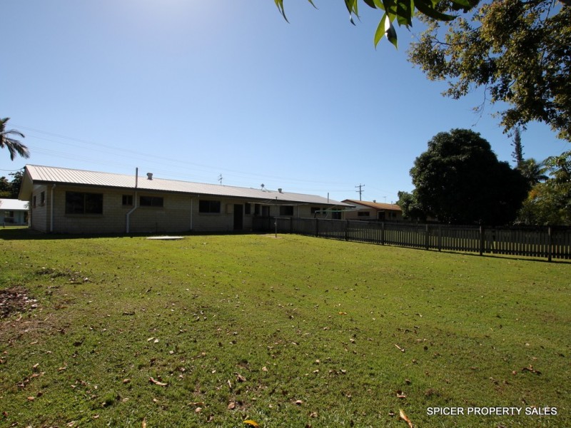 8 Melaleuca Drive, Tully Heads QLD 4854