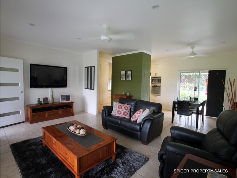 23 Hielscher Street, Tully QLD 4854