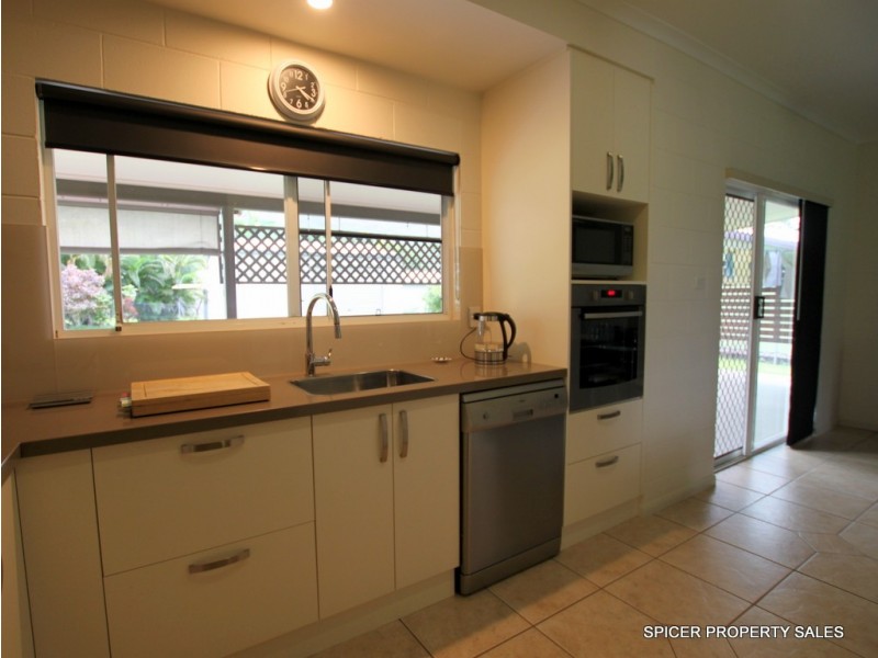 23 Hielscher Street, Tully QLD 4854