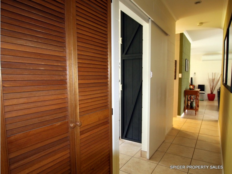 23 Hielscher Street, Tully QLD 4854