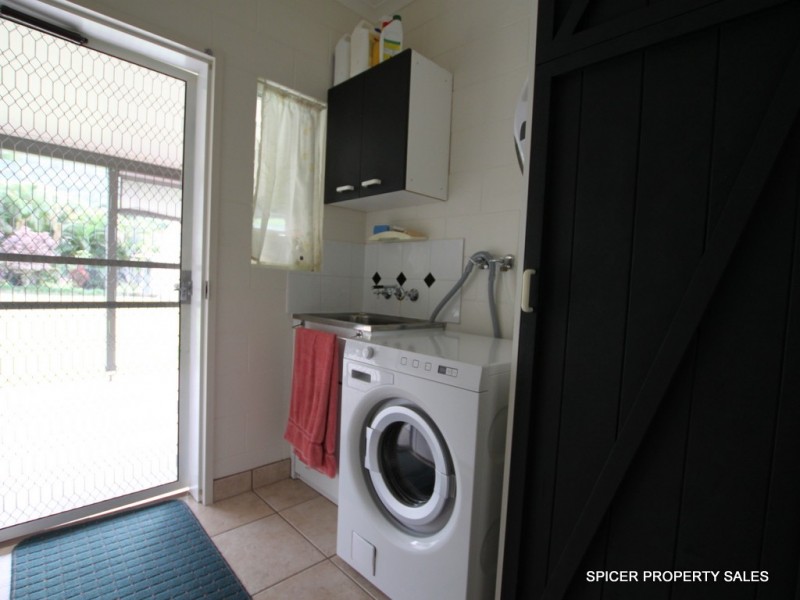 23 Hielscher Street, Tully QLD 4854