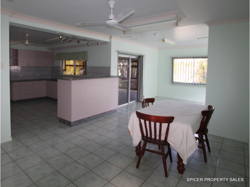 14 Hielscher Street, Tully QLD 4854