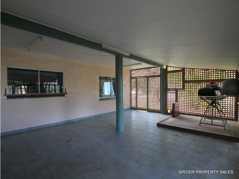 14 Hielscher Street, Tully QLD 4854