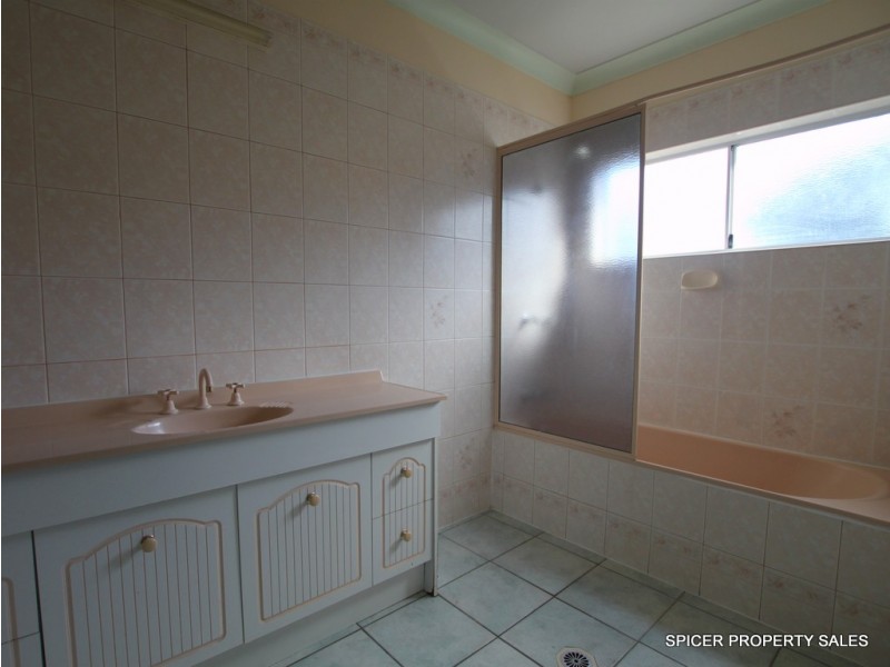 14 Hielscher Street, Tully QLD 4854