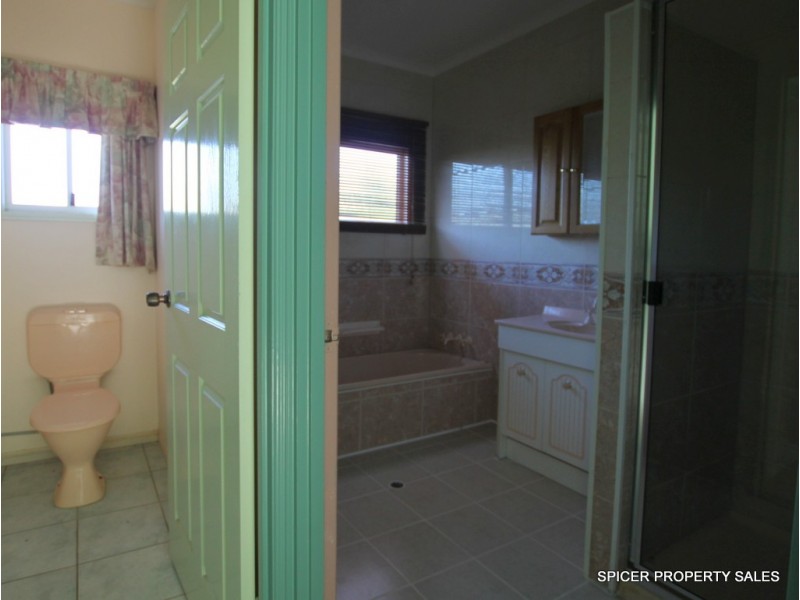 14 Hielscher Street, Tully QLD 4854