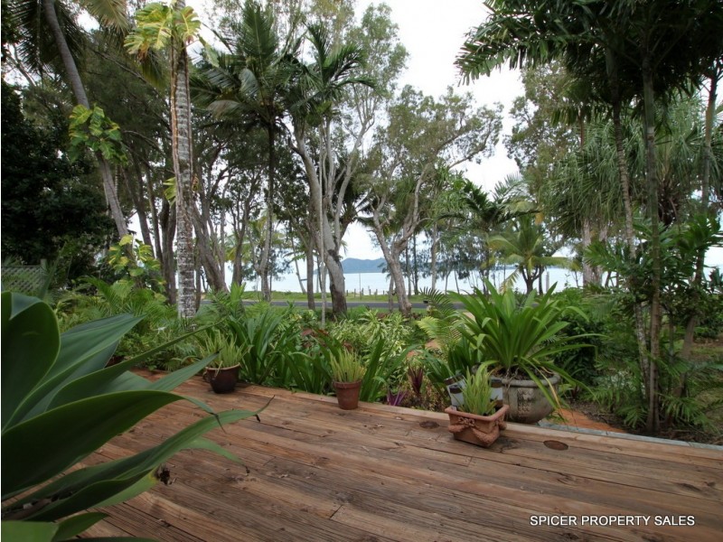 26 Kennedy Esplanade, South Mission Beach QLD 4852