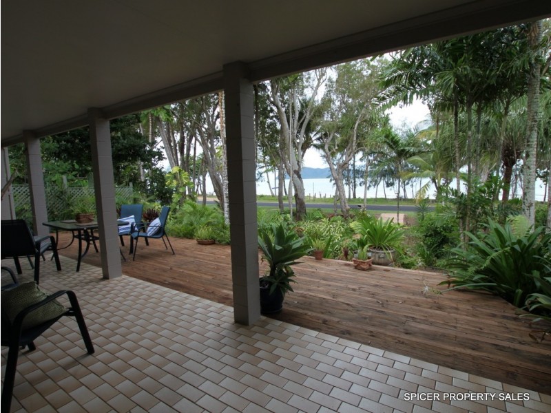 26 Kennedy Esplanade, South Mission Beach QLD 4852