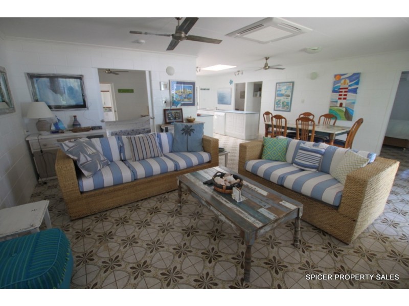 26 Kennedy Esplanade, South Mission Beach QLD 4852