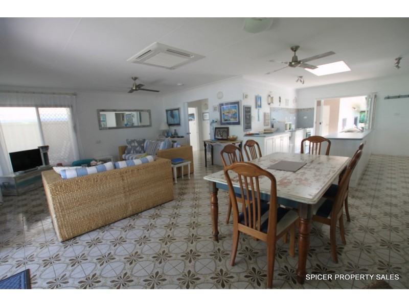 26 Kennedy Esplanade, South Mission Beach QLD 4852