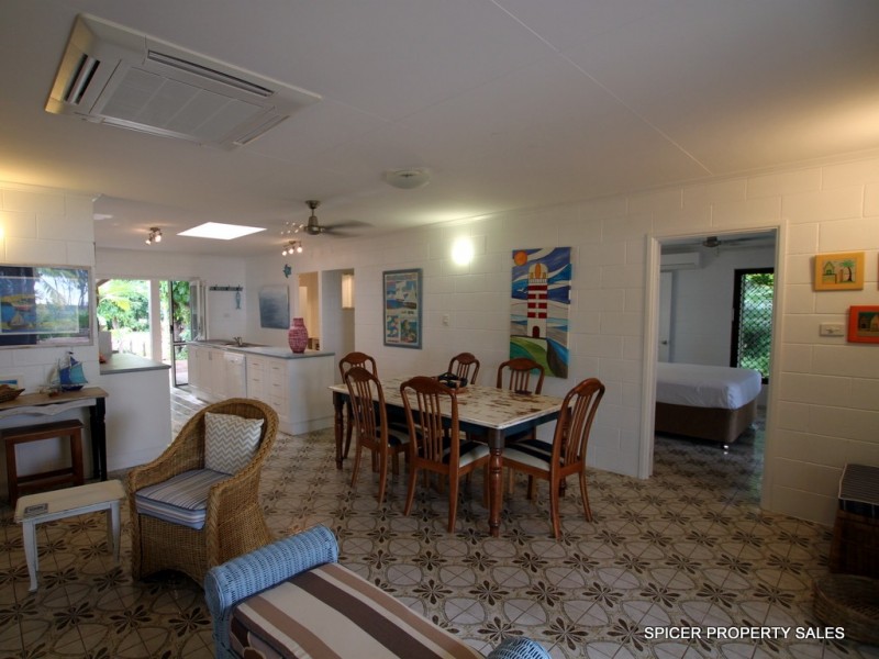 26 Kennedy Esplanade, South Mission Beach QLD 4852