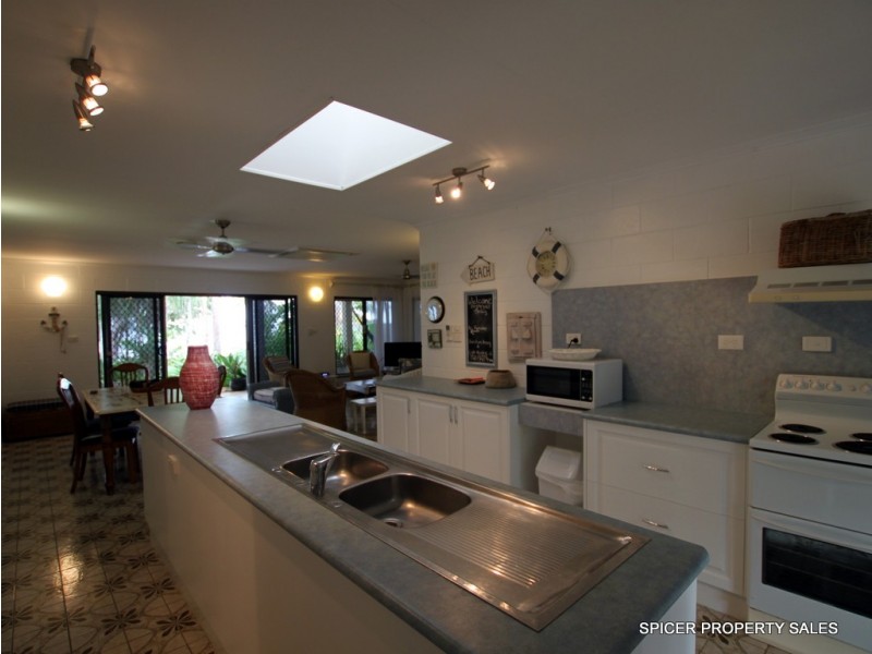 26 Kennedy Esplanade, South Mission Beach QLD 4852