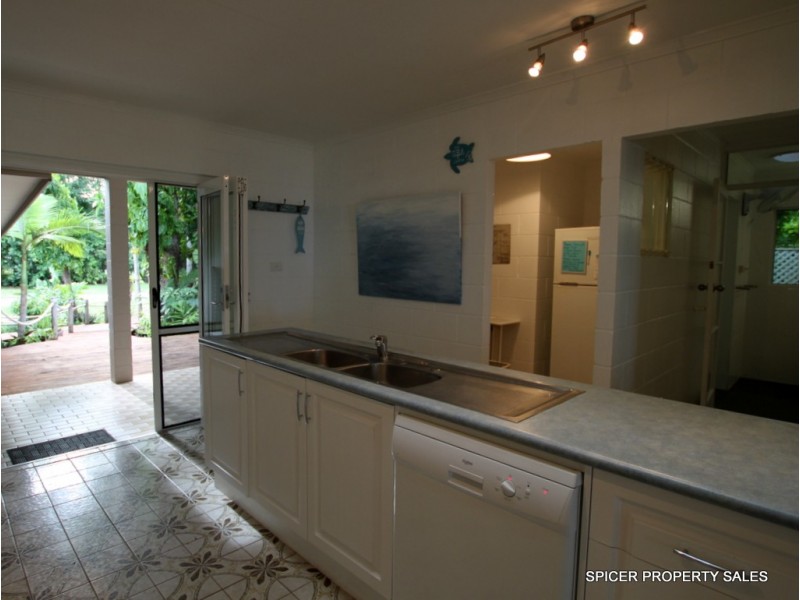 26 Kennedy Esplanade, South Mission Beach QLD 4852