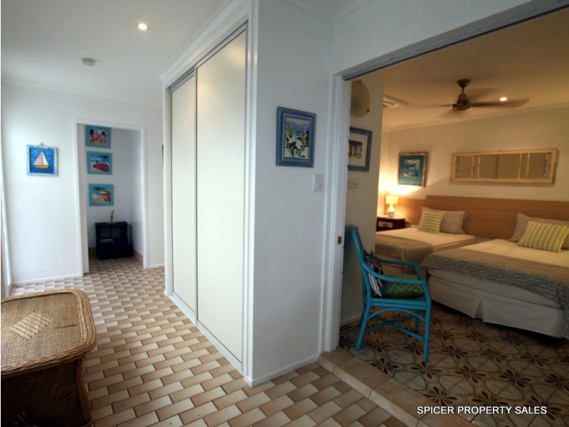 26 Kennedy Esplanade, South Mission Beach QLD 4852