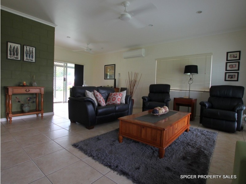 23 Hielscher Street, Tully QLD 4854