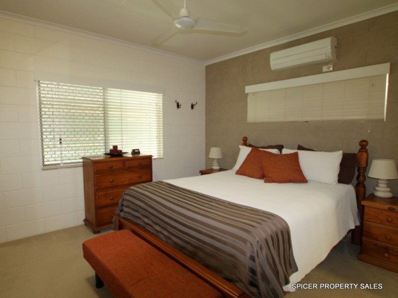 23 Hielscher Street, Tully QLD 4854