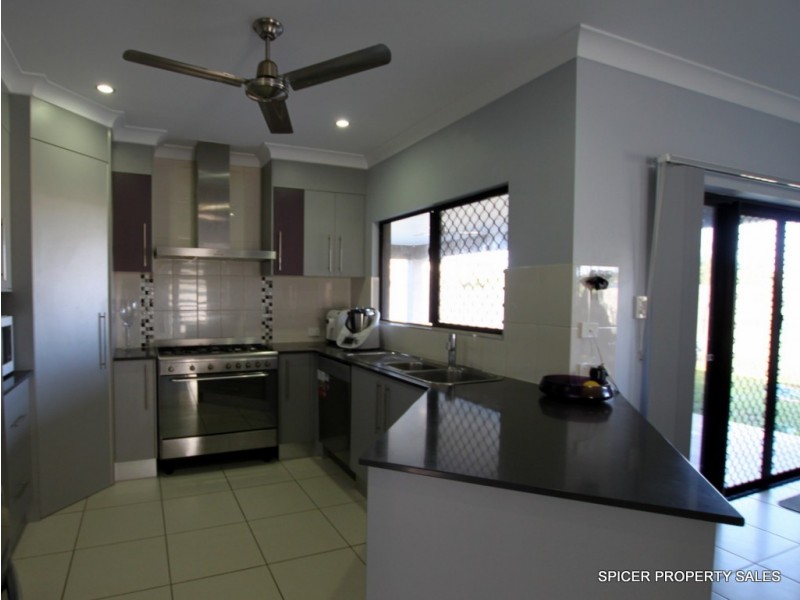 3 Nivosa Court, Mission Beach QLD 4852