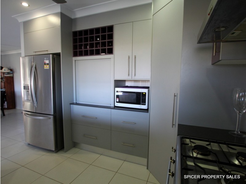 3 Nivosa Court, Mission Beach QLD 4852