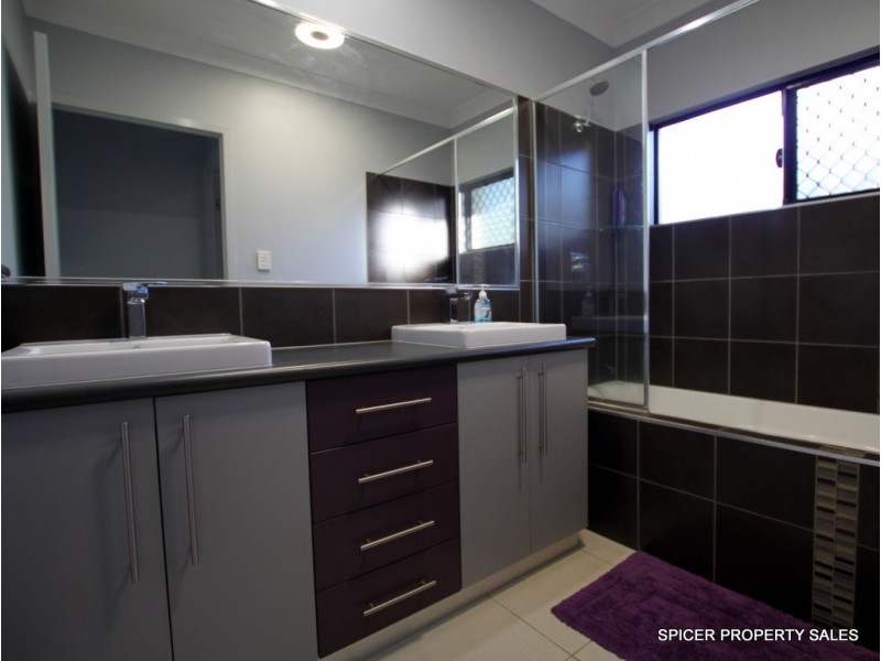 3 Nivosa Court, Mission Beach QLD 4852