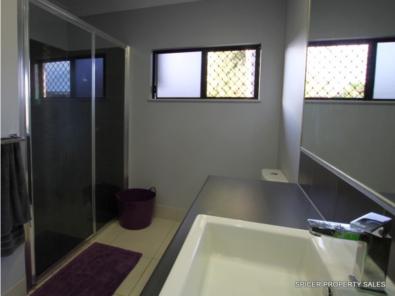 3 Nivosa Court, Mission Beach QLD 4852