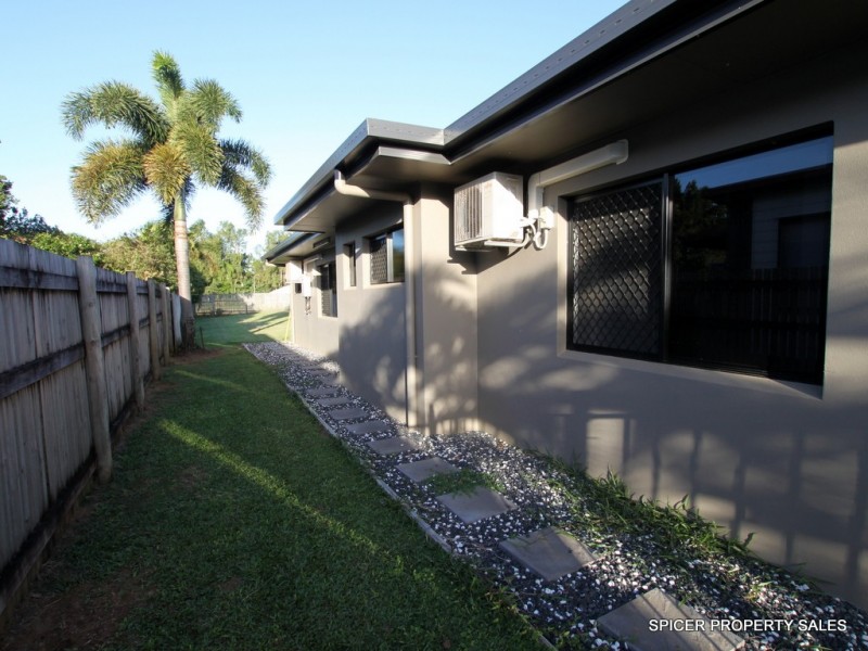 3 Nivosa Court, Mission Beach QLD 4852