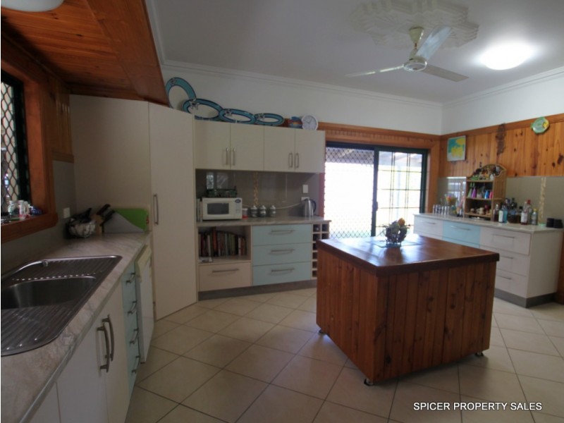 80 Paradise Palm Drive, Tully Heads QLD 4854