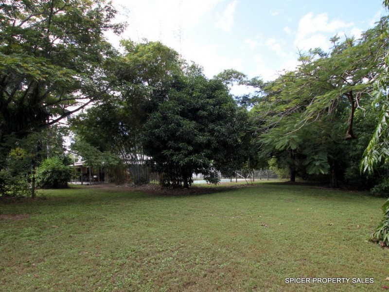 80 Paradise Palm Drive, Tully Heads QLD 4854