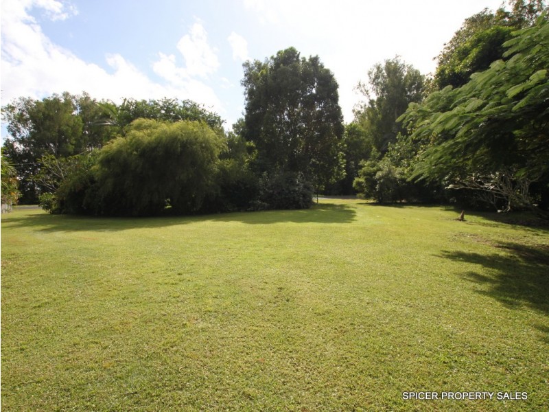 80 Paradise Palm Drive, Tully Heads QLD 4854