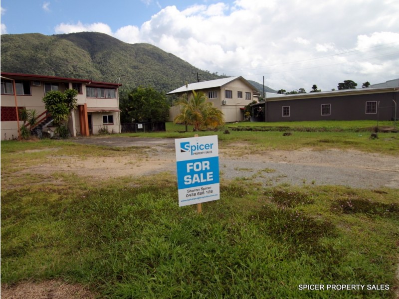 7 Still Street, Tully QLD 4854