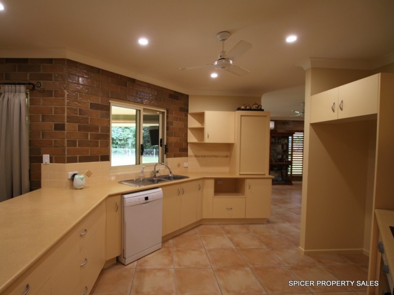 16 Ruby Crescent, Bulgun QLD 4854