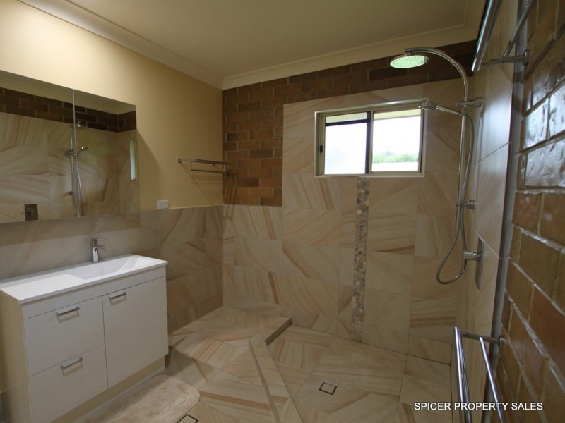 16 Ruby Crescent, Bulgun QLD 4854