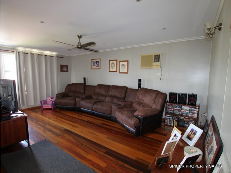 2 Trower Street, Tully QLD 4854