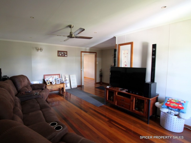 2 Trower Street, Tully QLD 4854