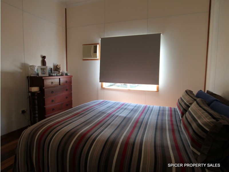 2 Trower Street, Tully QLD 4854