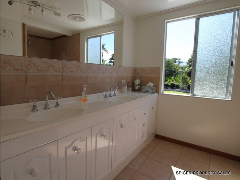 2 Trower Street, Tully QLD 4854