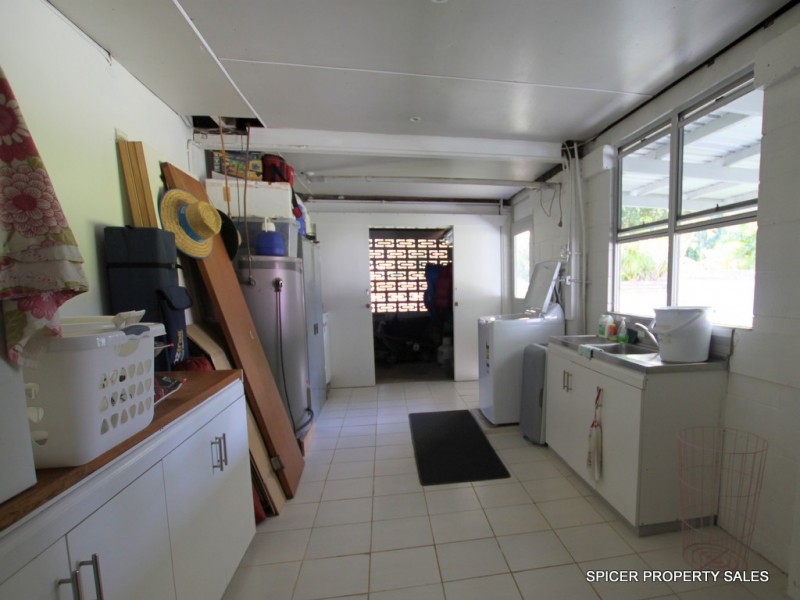 2 Trower Street, Tully QLD 4854