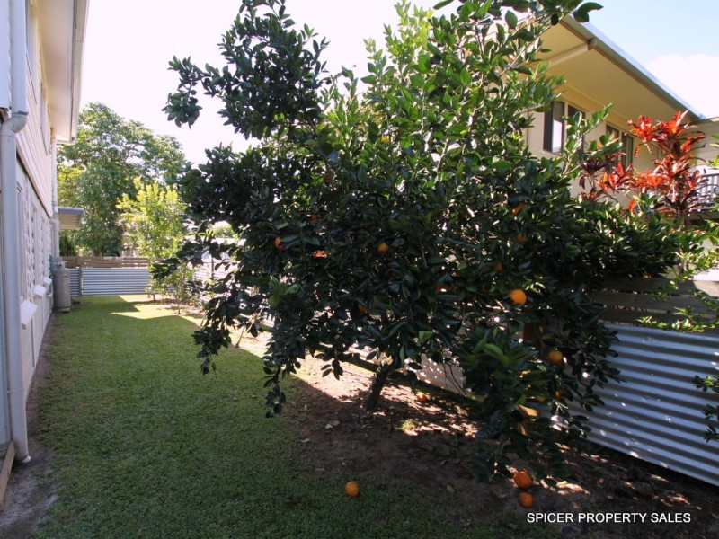 2 Trower Street, Tully QLD 4854