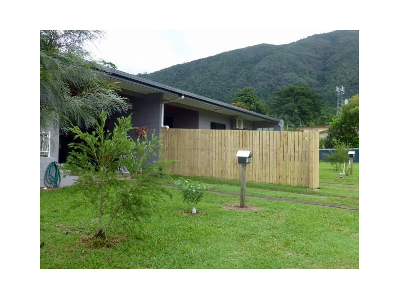 9 Henry Street, Tully QLD 4854