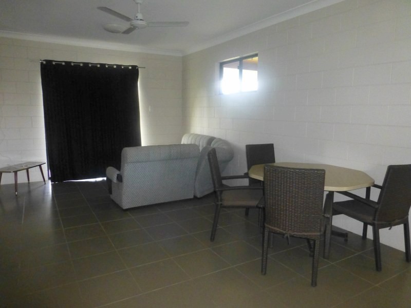 9 Henry Street, Tully QLD 4854