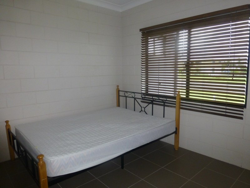 9 Henry Street, Tully QLD 4854