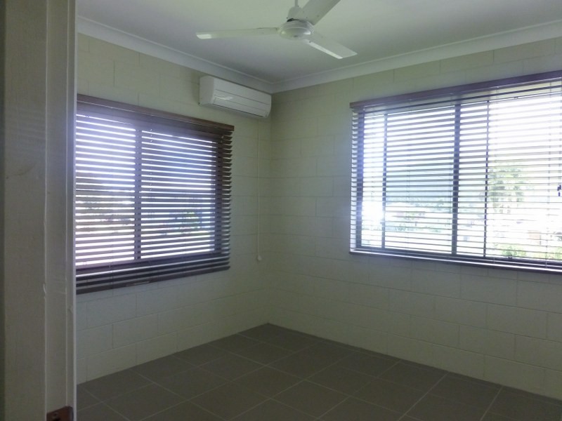 9 Henry Street, Tully QLD 4854