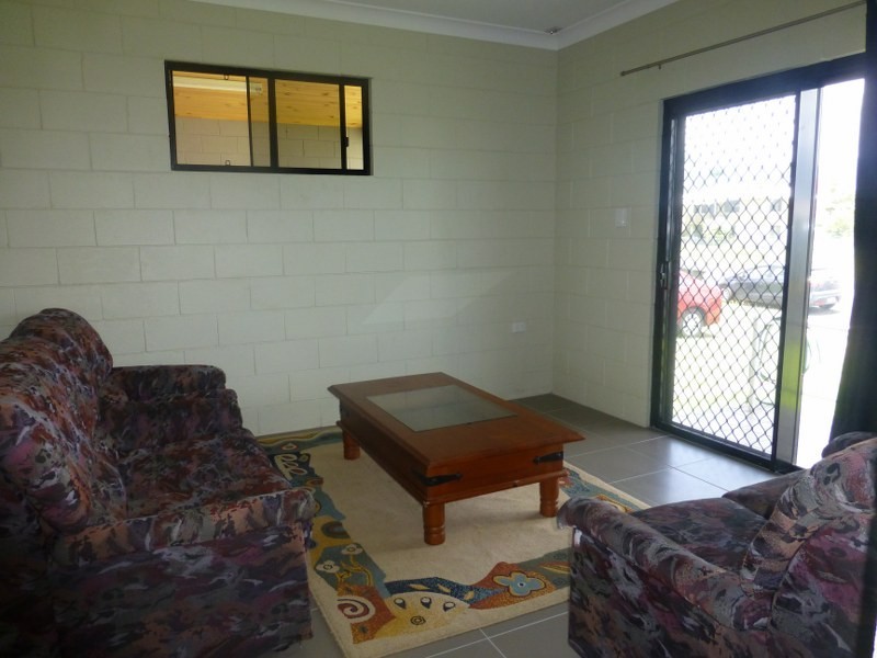 9 Henry Street, Tully QLD 4854