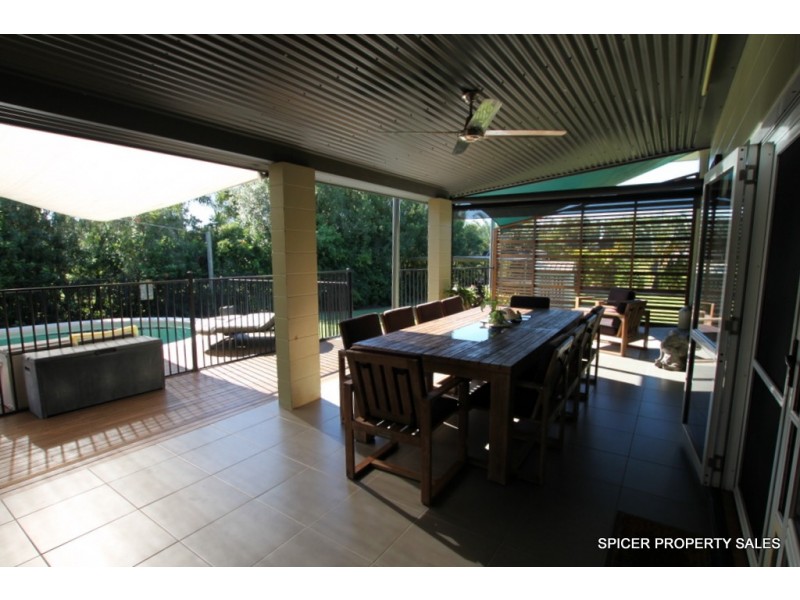 55 Vipiana Drive, Tully Heads QLD 4854