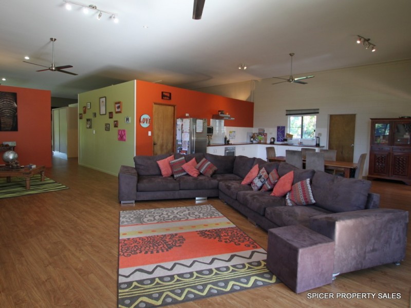 55 Vipiana Drive, Tully Heads QLD 4854