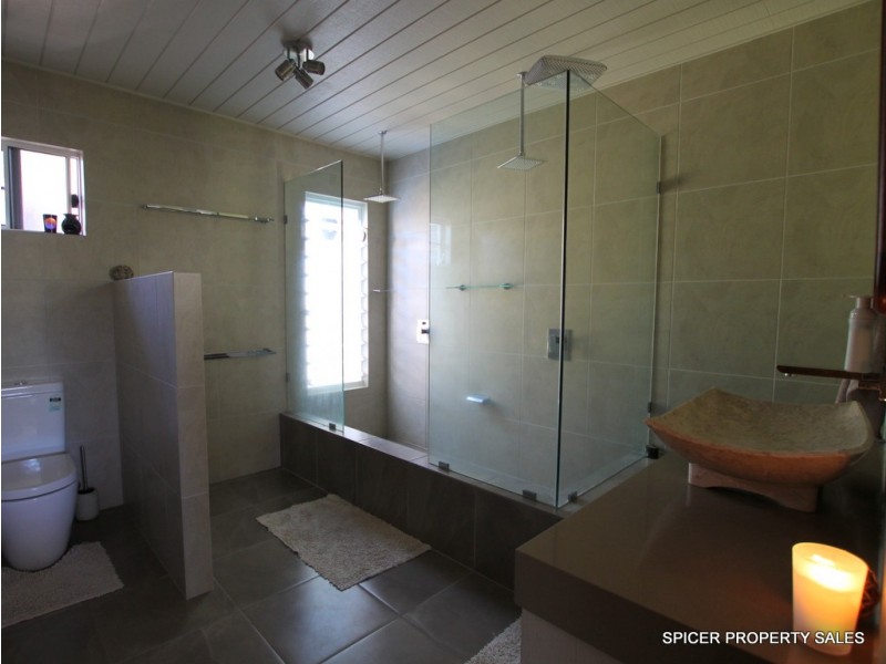 55 Vipiana Drive, Tully Heads QLD 4854