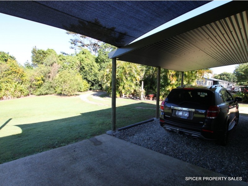 55 Vipiana Drive, Tully Heads QLD 4854