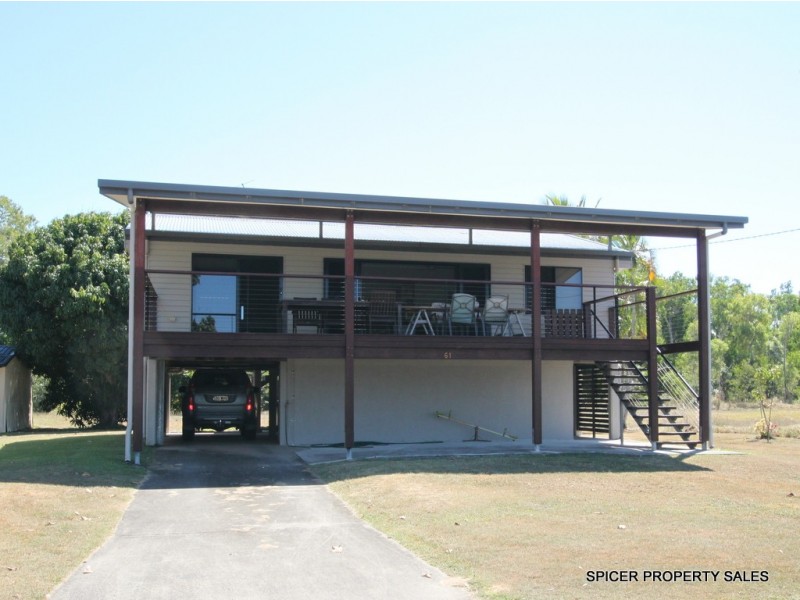 61 Taylor Street, Tully Heads QLD 4854