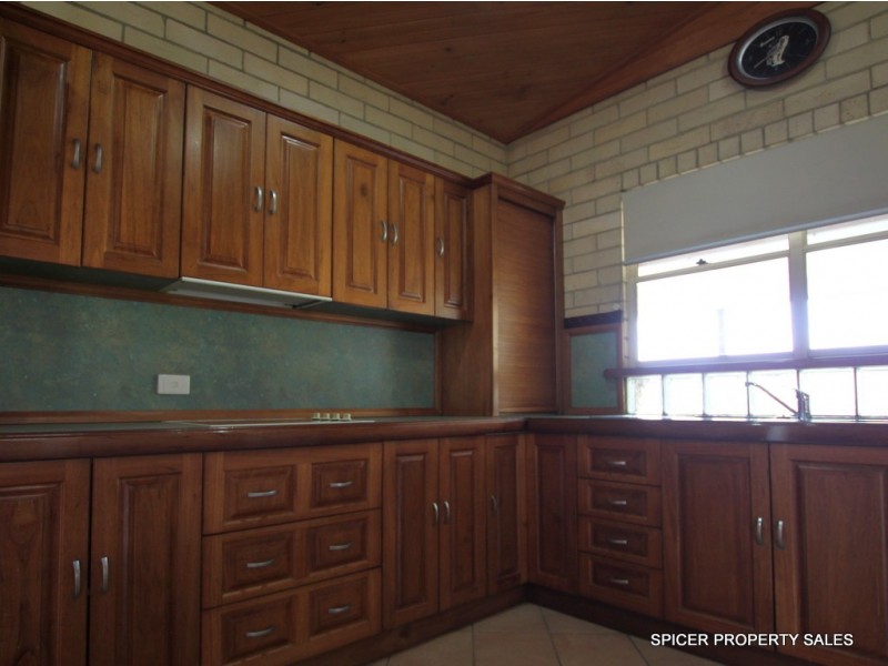 4 Dore Street, Tully QLD 4854